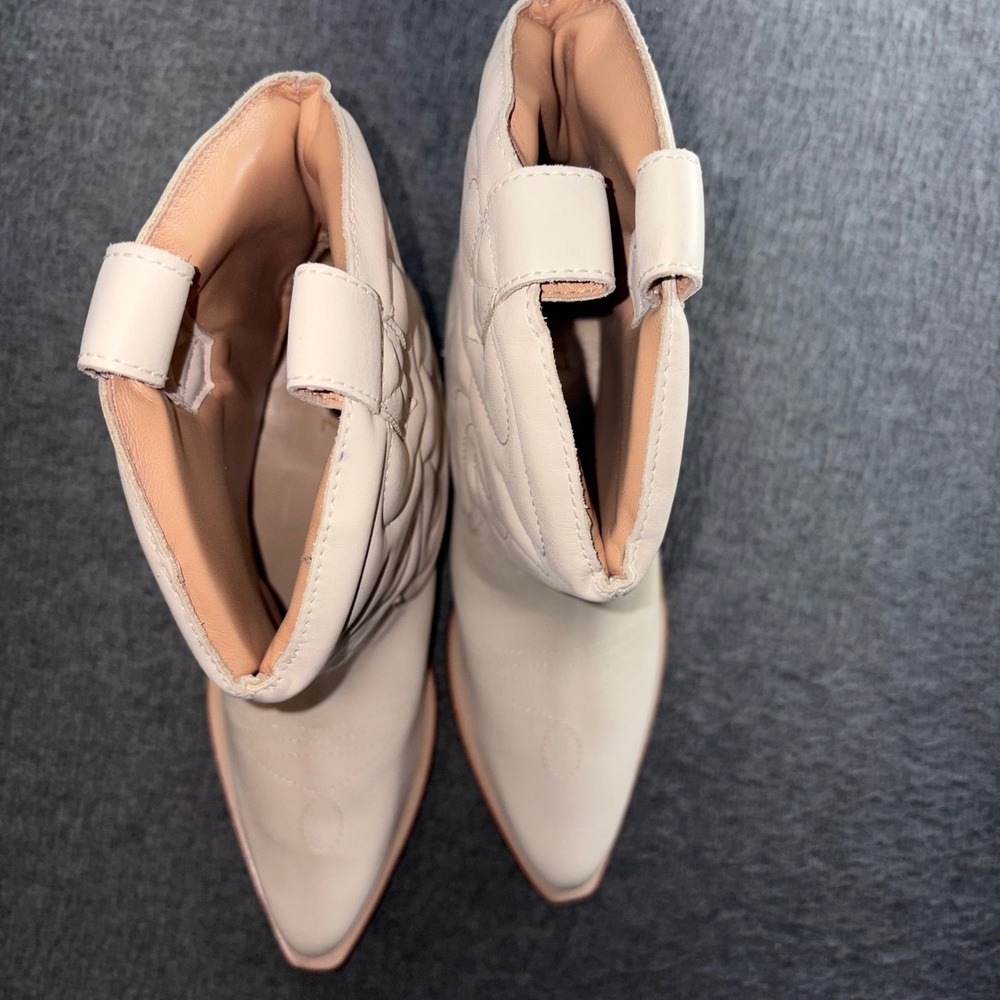 Schutz Cream Leather Western Ankle Boots Pointed Toe Cuban Heel Size 9B - Picture 3 of 9